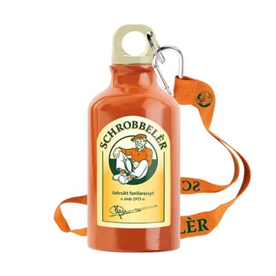 De oranje Therm-HOS-fles met Schrobbelèr-etiket, crèmekleurige dop, karabijnhaak en oranje Schrobbelèr-draaglint.
